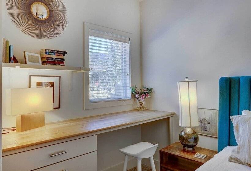 Fireplace & Deck: Modern Cabin In Grand Lake!