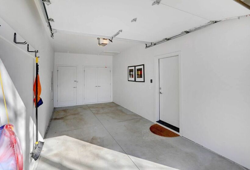 Fireplace & Deck: Modern Cabin In Grand Lake!