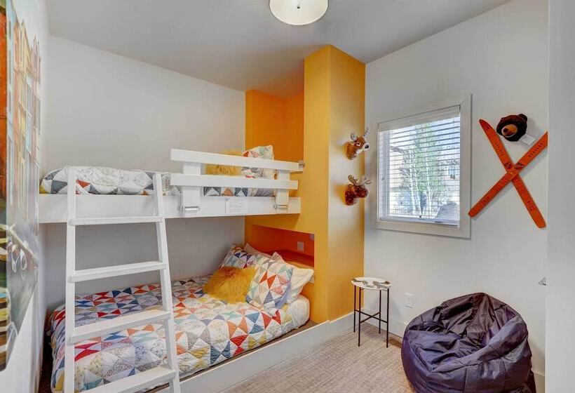 Fireplace & Deck: Modern Cabin In Grand Lake!