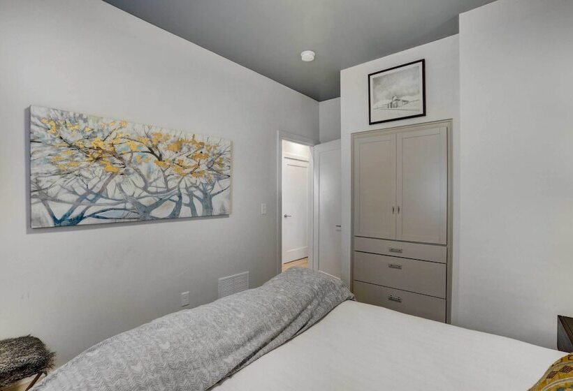 Fireplace & Deck: Modern Cabin In Grand Lake!