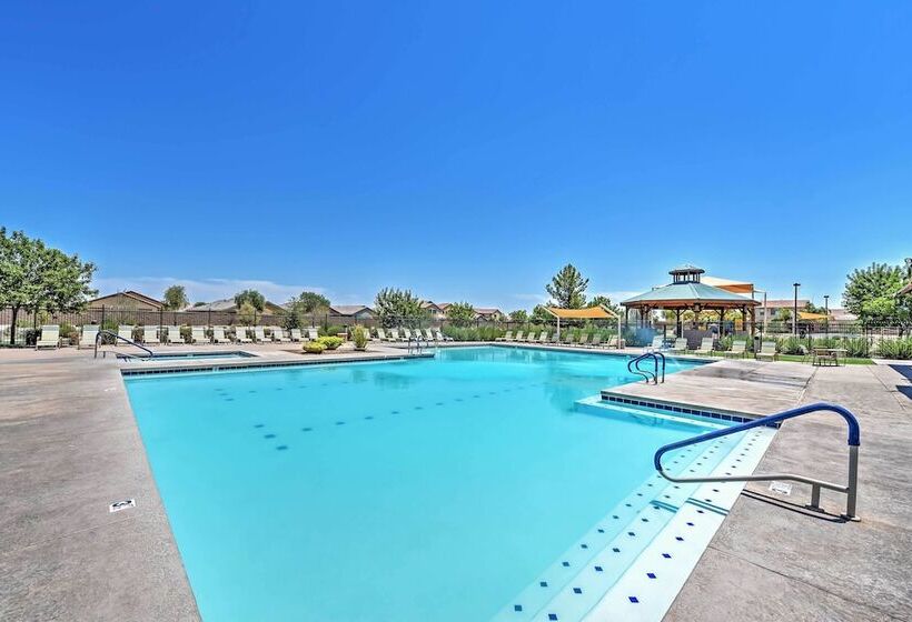Modern San Tan Valley Family Home W/community Pool