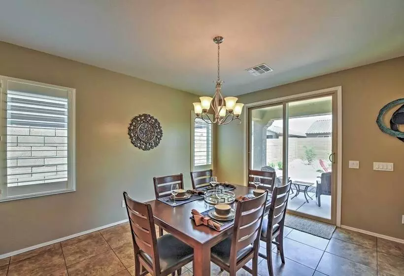 Modern San Tan Valley Family Home W/community Pool