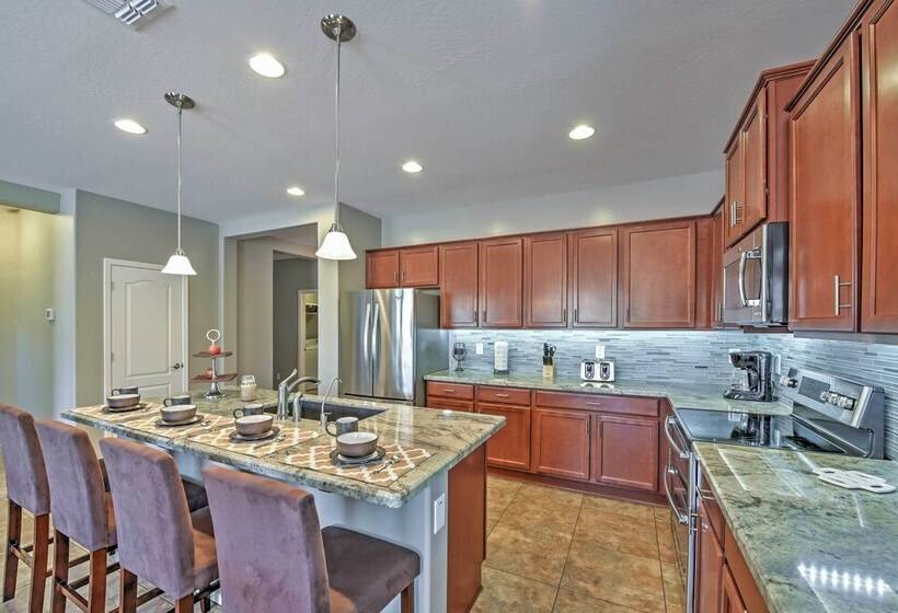 Modern San Tan Valley Family Home W/community Pool