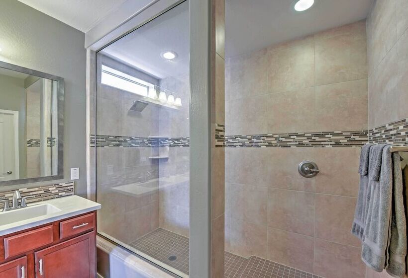 Modern San Tan Valley Family Home W/community Pool