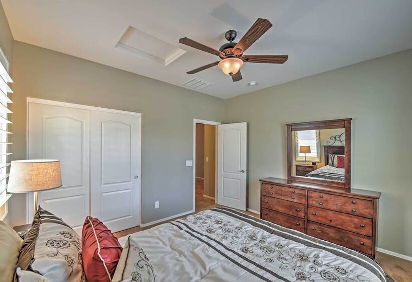 Modern San Tan Valley Family Home W/community Pool