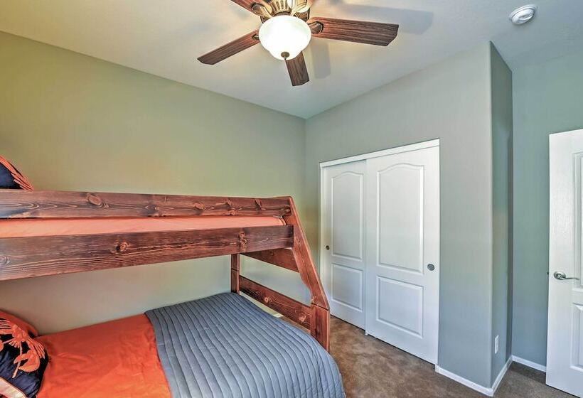 Modern San Tan Valley Family Home W/community Pool