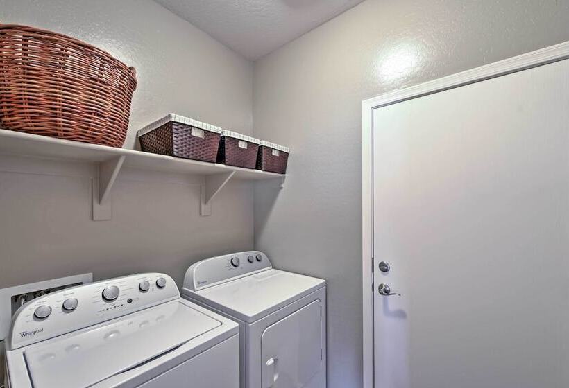 Modern San Tan Valley Family Home W/community Pool