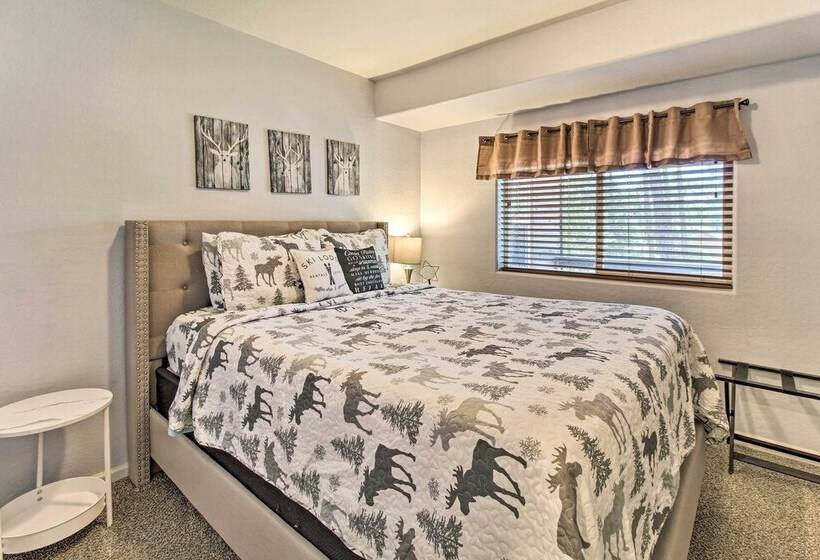 Modern Show Low Cabin Retreat W/ Deck & Grill