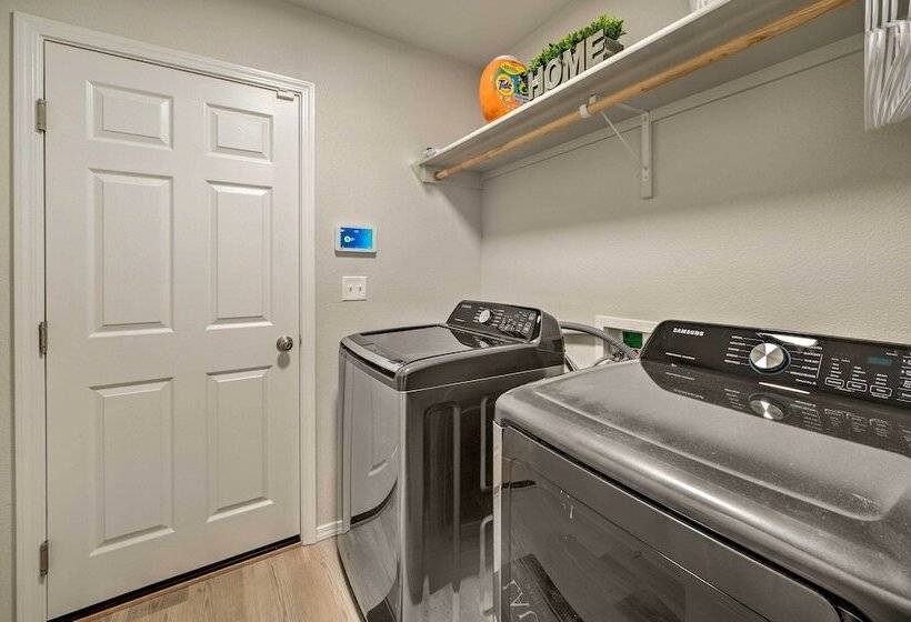 Newly Built Caldwell Home W/ Yard, Near Downtown!