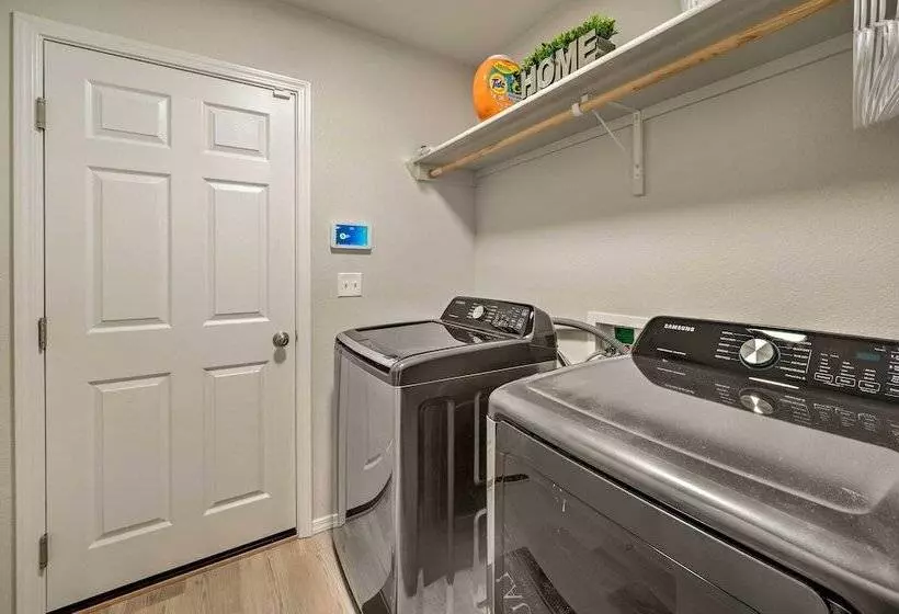 Newly Built Caldwell Home W/ Yard, Near Downtown!