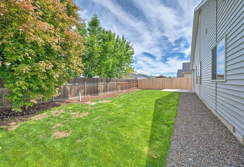 Newly Built Caldwell Home W/ Yard, Near Downtown!