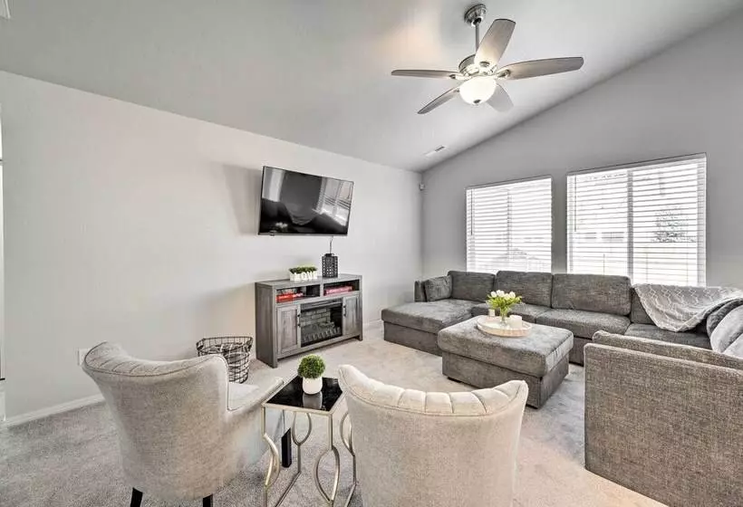 Newly Built Caldwell Home W/ Yard, Near Downtown!