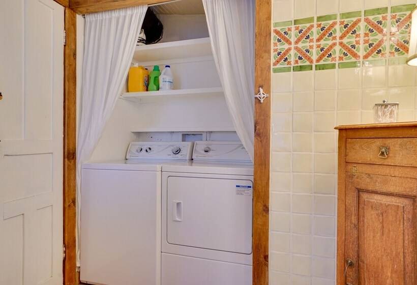 Patagonia Cottage W/ Patio & Yard: Walk To Town!