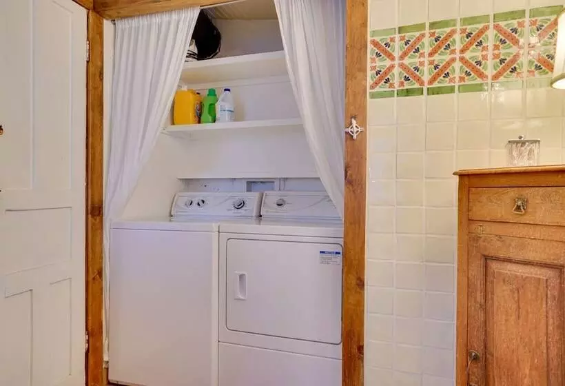 Patagonia Cottage W/ Patio & Yard: Walk To Town!