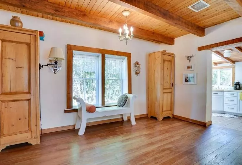 Patagonia Cottage W/ Patio & Yard: Walk To Town!