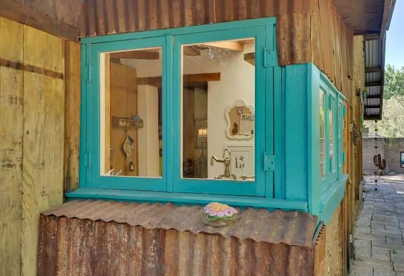 Patagonia Cottage W/ Patio & Yard: Walk To Town!