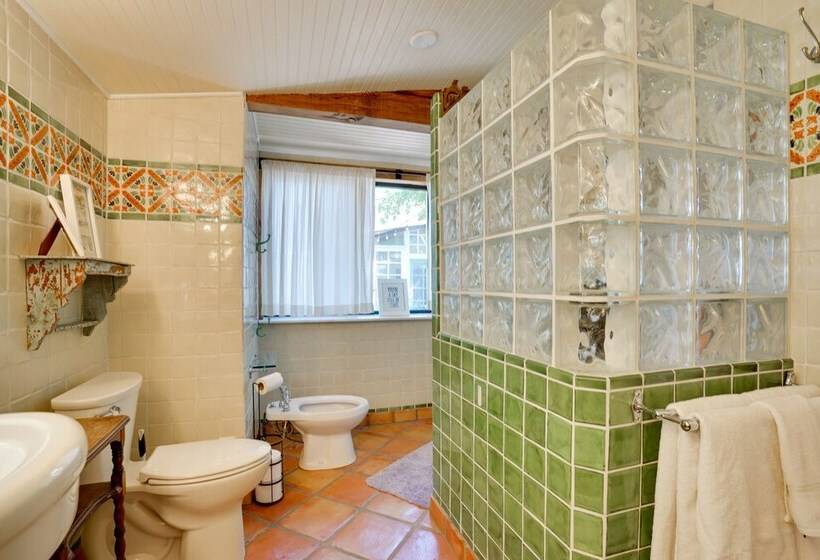 Patagonia Cottage W/ Patio & Yard: Walk To Town!