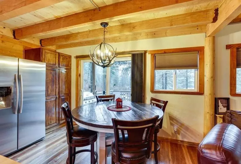 Peaceful Garden Valley Cabin W/ Private Deck!