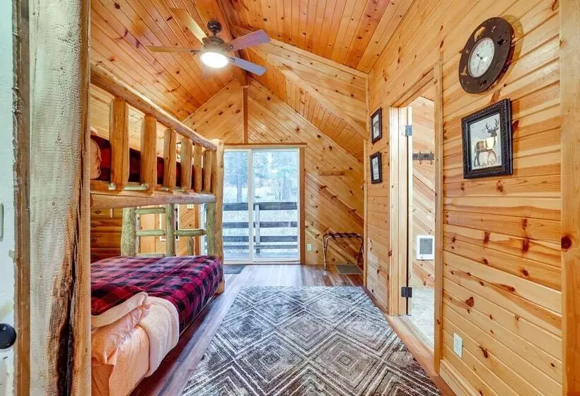 Peaceful Garden Valley Cabin W/ Private Deck!