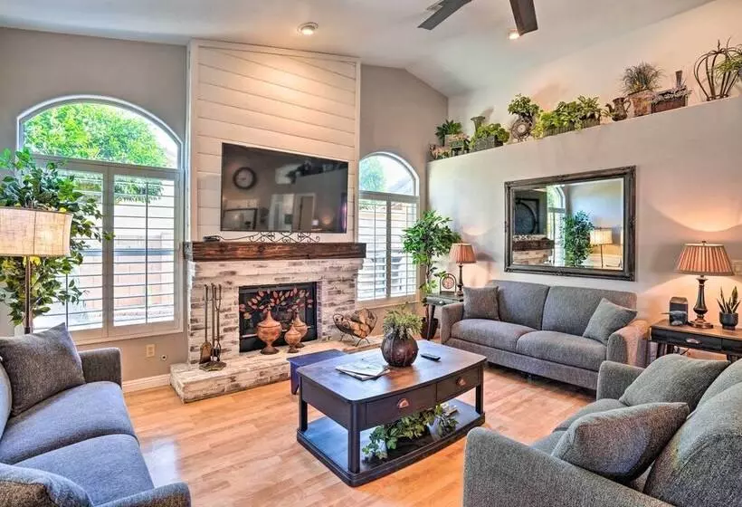 Elegant Peoria Home: Pool, Putting Green, Fire Pit