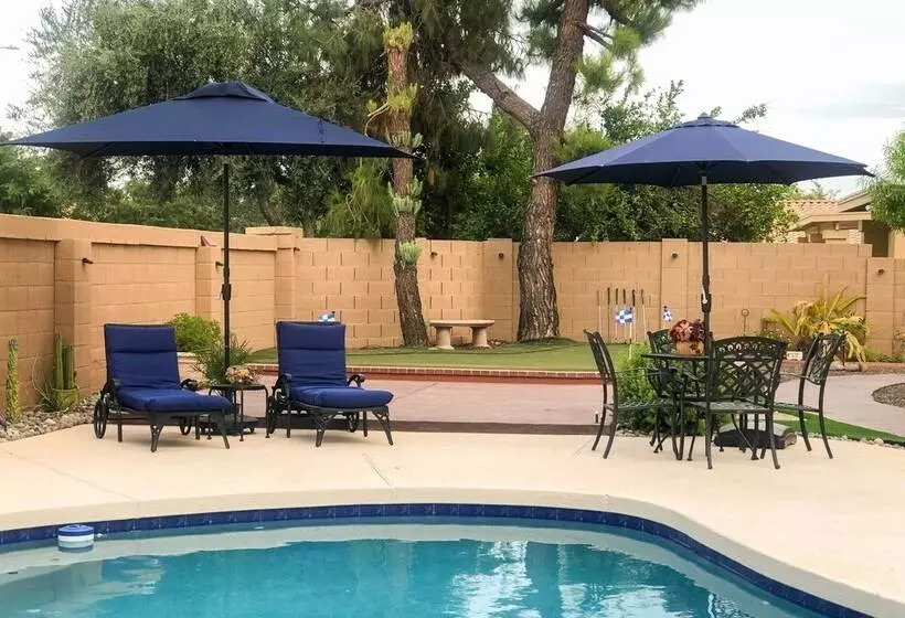 Elegant Peoria Home: Pool, Putting Green, Fire Pit