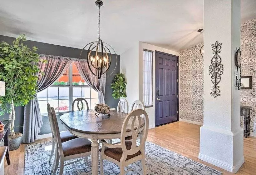 Elegant Peoria Home: Pool, Putting Green, Fire Pit