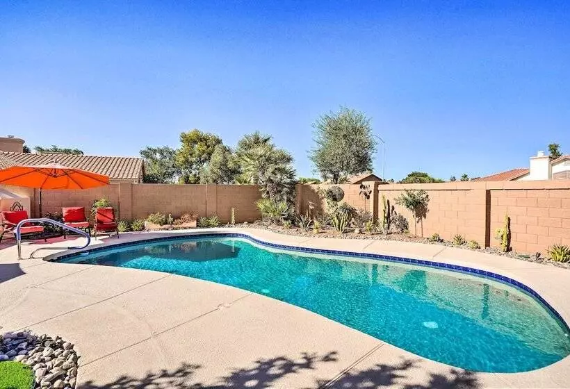 Elegant Peoria Home: Pool, Putting Green, Fire Pit