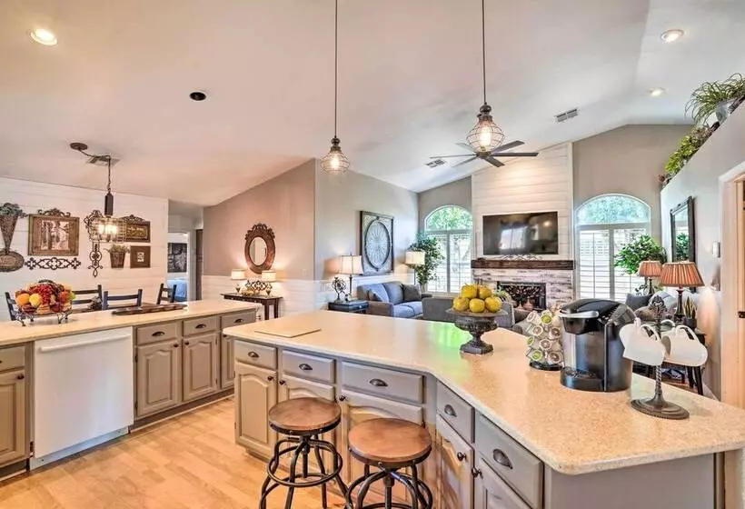 Elegant Peoria Home: Pool, Putting Green, Fire Pit