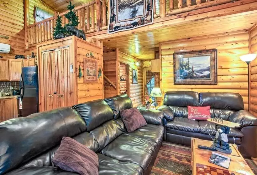 Pet Friendly Cosby Log Cabin W/ Backyard & Porch!