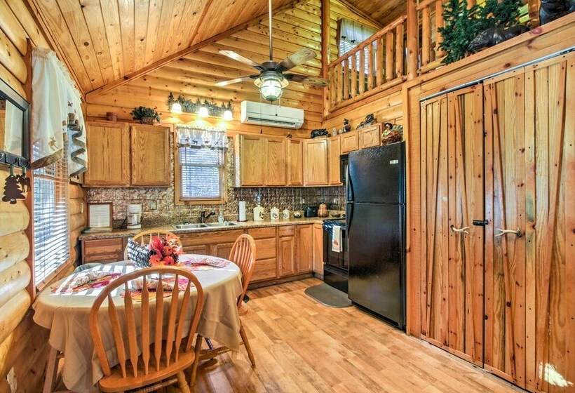 Pet Friendly Cosby Log Cabin W/ Backyard & Porch!