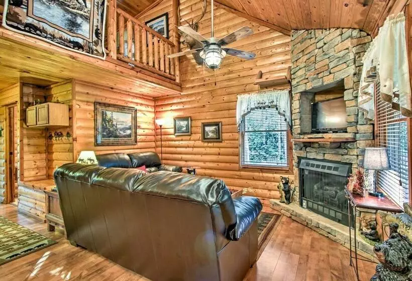 Pet Friendly Cosby Log Cabin W/ Backyard & Porch!