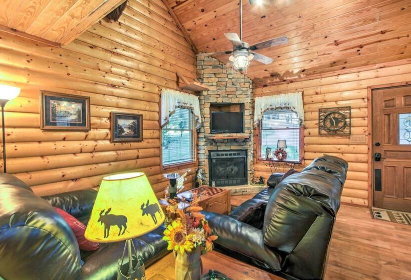 Pet Friendly Cosby Log Cabin W/ Backyard & Porch!