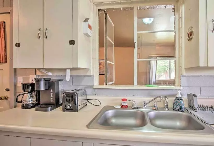 Pet Friendly Elfrida Home W/ Porch & Fire Pit