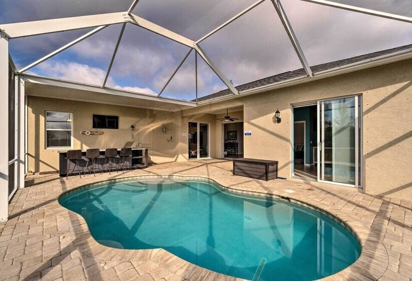Port Charlotte Canalfront Home W/ Pool & Dry Bar!