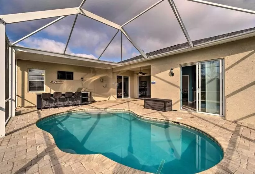 Port Charlotte Canalfront Home W/ Pool & Dry Bar!
