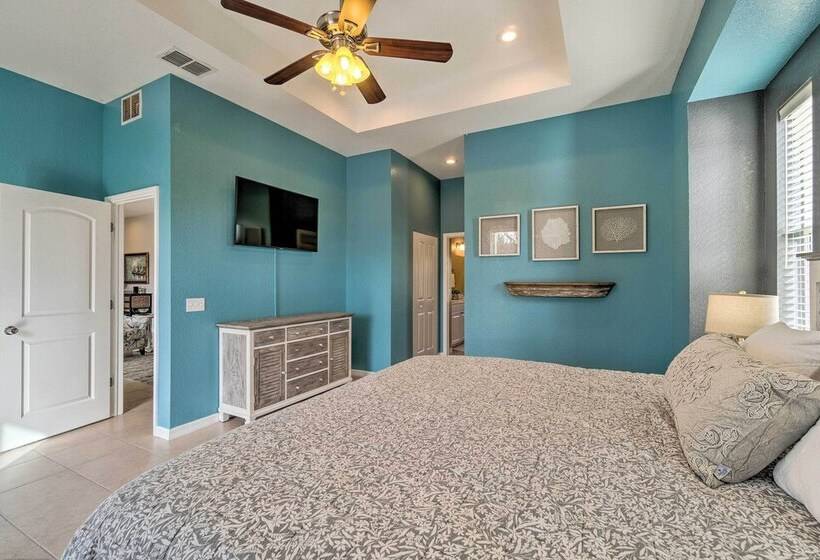 Port Charlotte Canalfront Home W/ Pool & Dry Bar!