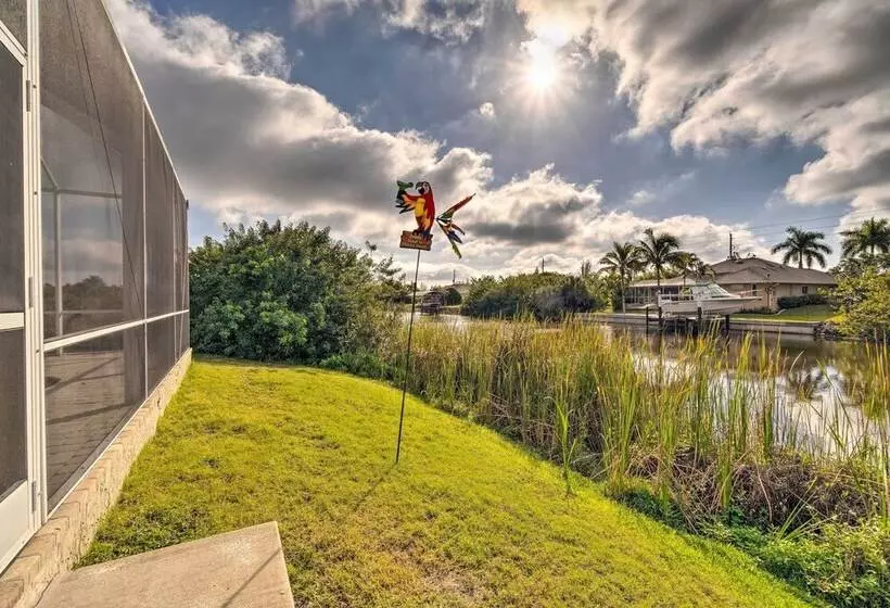 Port Charlotte Canalfront Home W/ Pool & Dry Bar!