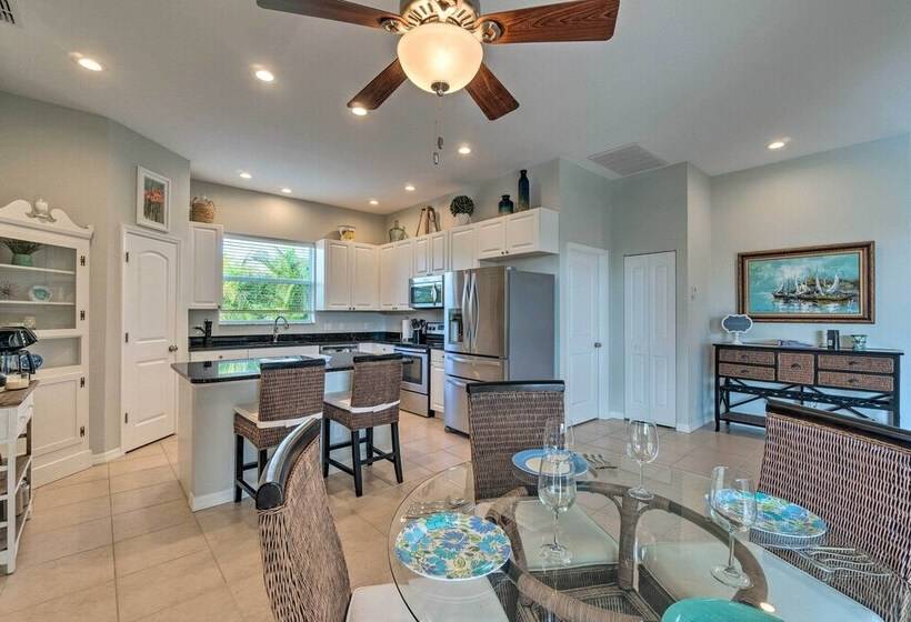 Port Charlotte Canalfront Home W/ Pool & Dry Bar!