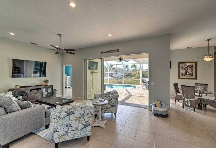 Port Charlotte Canalfront Home W/ Pool & Dry Bar!