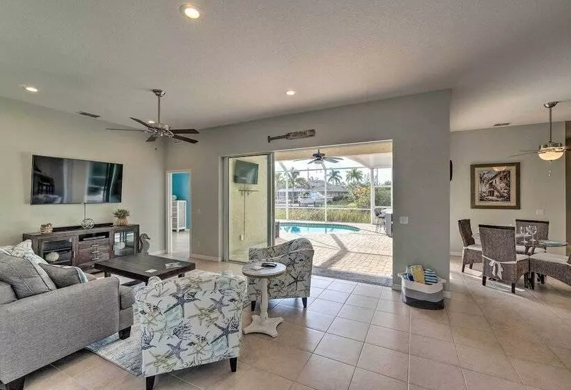 Port Charlotte Canalfront Home W/ Pool & Dry Bar!