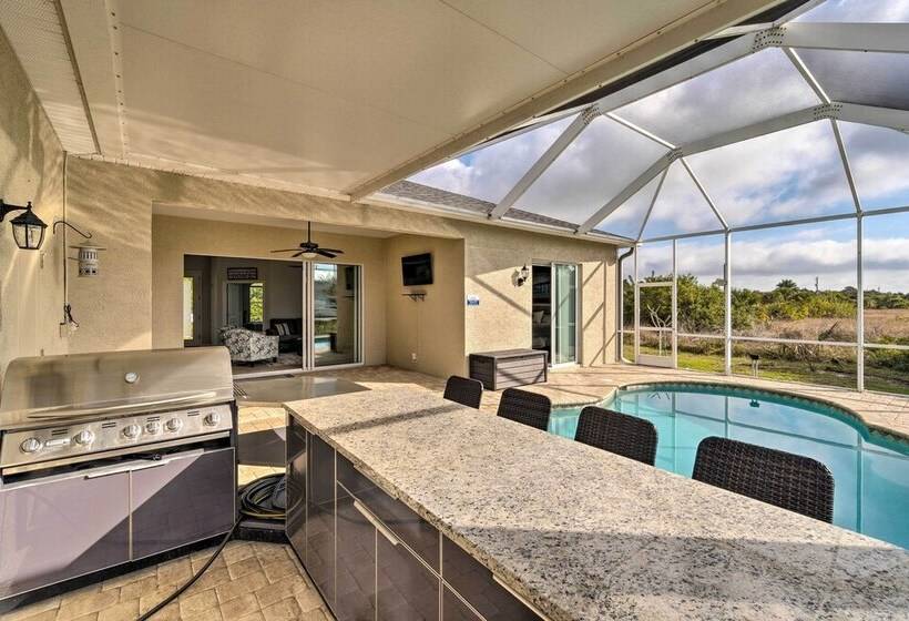 Port Charlotte Canalfront Home W/ Pool & Dry Bar!