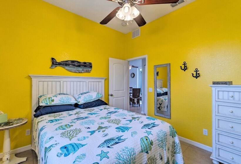 Port Charlotte Canalfront Home W/ Pool & Dry Bar!