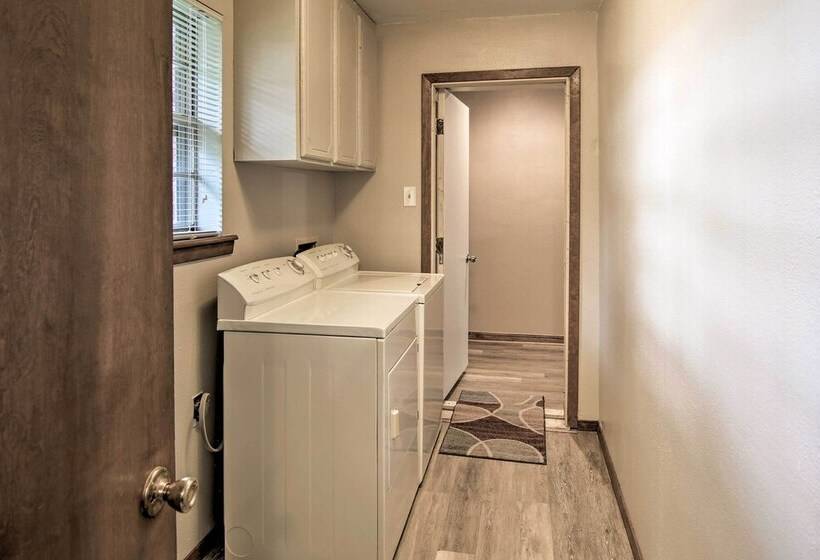 Quiet Clayton Home W/ Mountain Views 4 Mi To Lake!