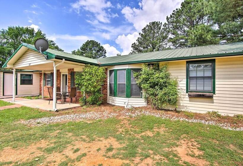 Quiet Clayton Home W/ Mountain Views 4 Mi To Lake!