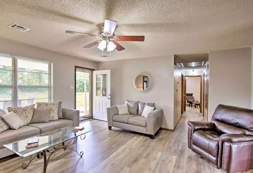 Quiet Clayton Home W/ Mountain Views 4 Mi To Lake!