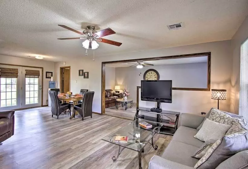 Quiet Clayton Home W/ Mountain Views 4 Mi To Lake!