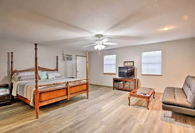 Quiet Clayton Home W/ Mountain Views 4 Mi To Lake!