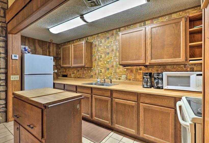 Rogers Cabin W/ Direct Access To Beaver Lake!