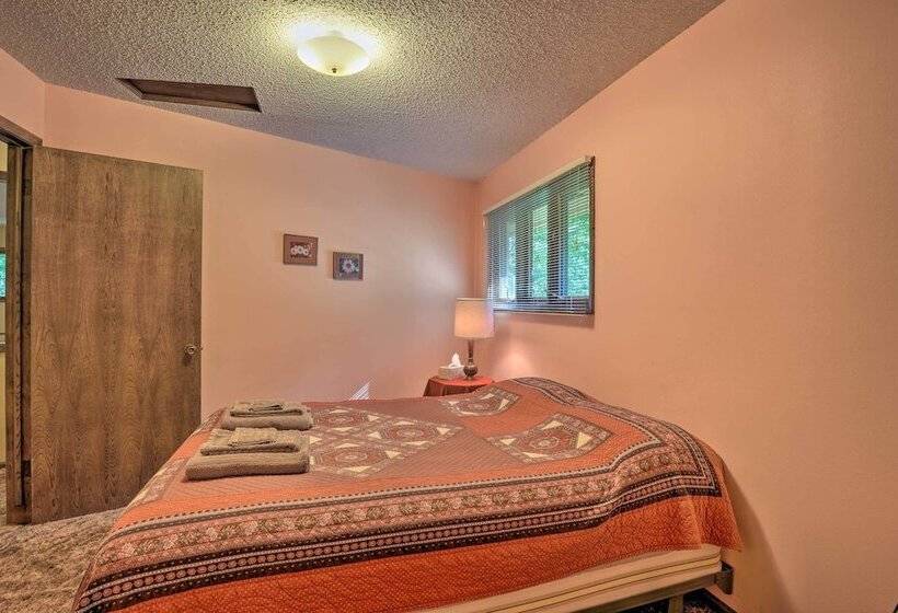 Rogers Cabin W/ Direct Access To Beaver Lake!