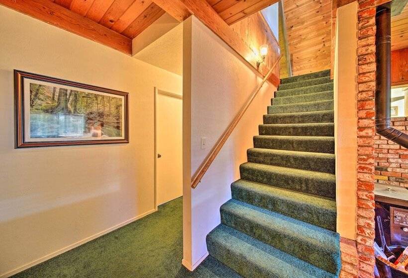 Rustic Trinity Center Cabin W/ Deck Near Fishing!